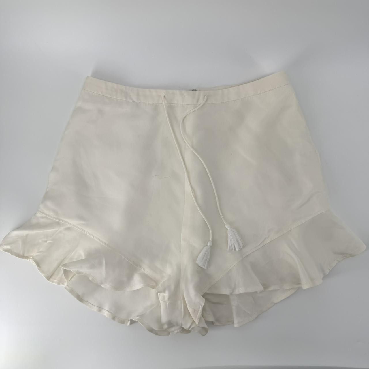Other The Jetset Diaries Cream Ruffle Hem Shorts Tassel Tie Size 26" / US 2 / IT 38 - 1 Thumbnail