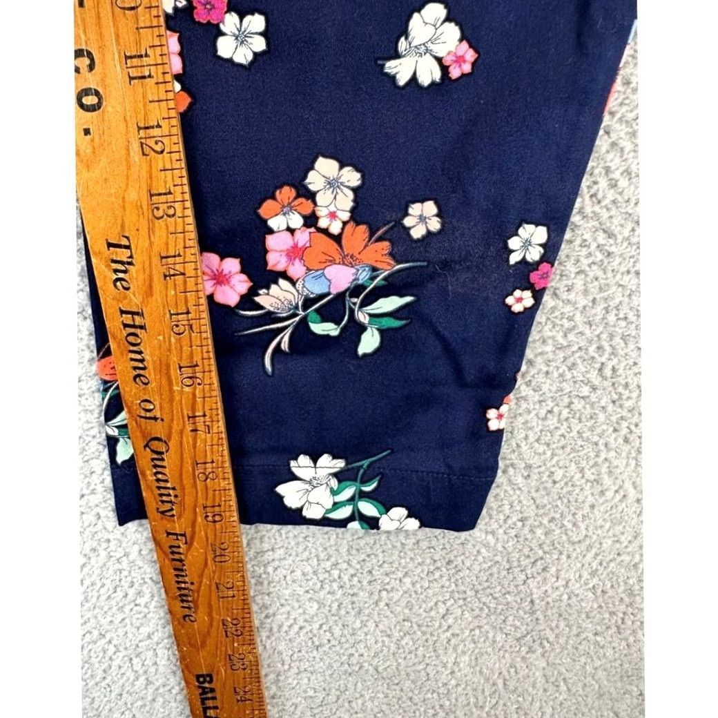 Vintage St. John's Bay Pants Womens 8 Capri Mid Rise Floral Navy Blue Pockets New Ladies XS? Size 30" / US 8 / IT 44 - 7 Thumbnail
