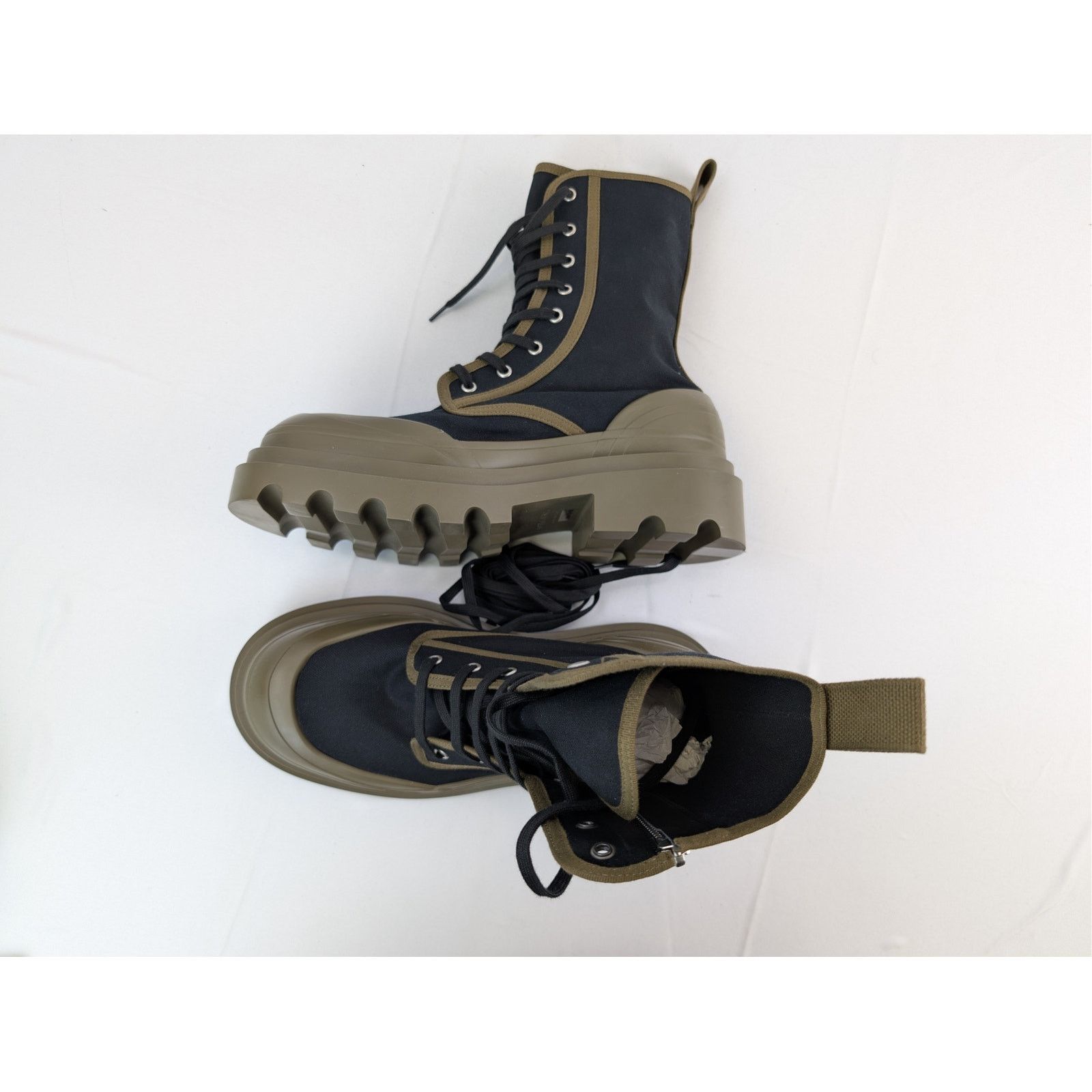 o1rshd1 Canvas Lace up Boots in Black