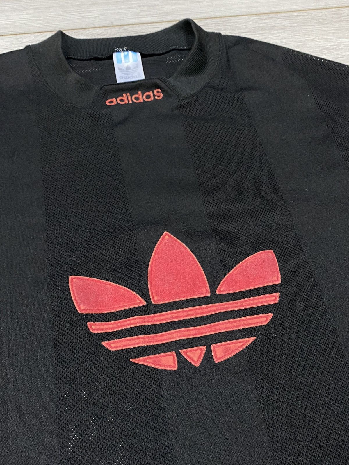 Adidas Adidas made in Britain big logo mesh t-shirt Size US L / EU 52-54 / 3 - 5 Thumbnail