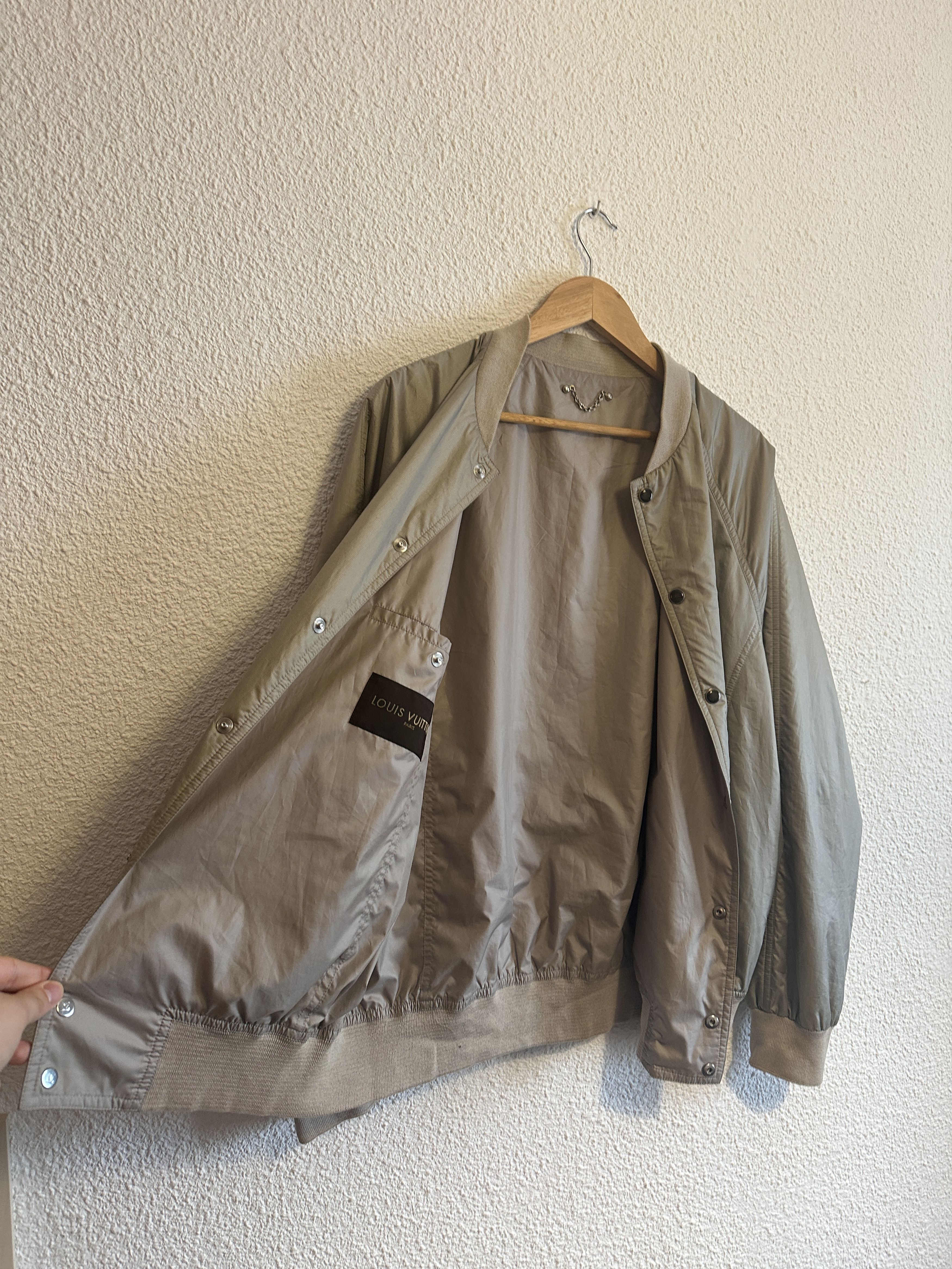 Louis Vuitton Vintage Louis Vuitton SS 2009 Japan bomber jacket Size US L / EU 52-54 / 3 - 3 Thumbnail