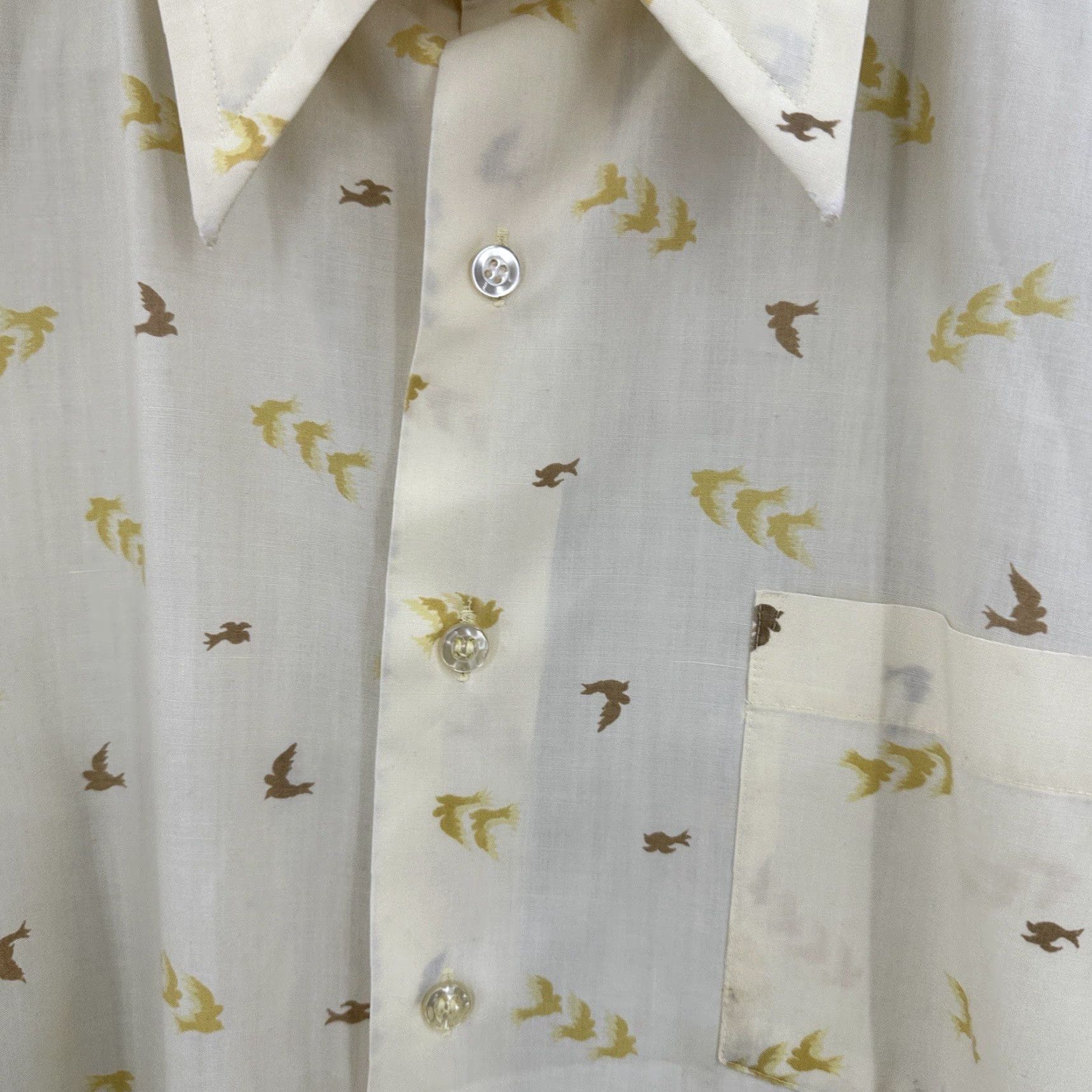 Vintage Custom Fashioned-Ever Pressed Shirt Mens L VTG Floral Short Sleeve Button-Up Collared Wing 17 Preppy Birds Flower All Seasons Yellow Size US M / EU 48-50 / 2 - 6 Thumbnail