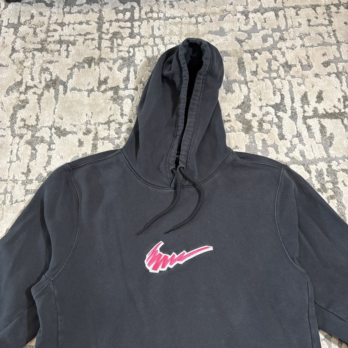 Nike Nike Hoodie Mens Black Pink Swoosh Sweatshirt Size Small Size US S / EU 44-46 / 1 - 5 Thumbnail
