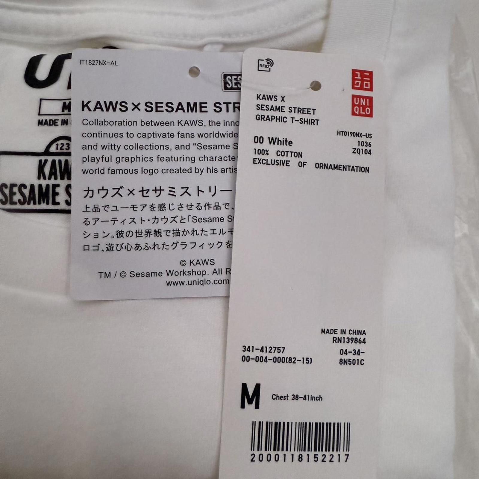 Kaws KAWS x Uniqlo x Sesame Street BFF Elmo Tee ‘White’ Size US M / EU 48-50 / 2 - 3 Thumbnail