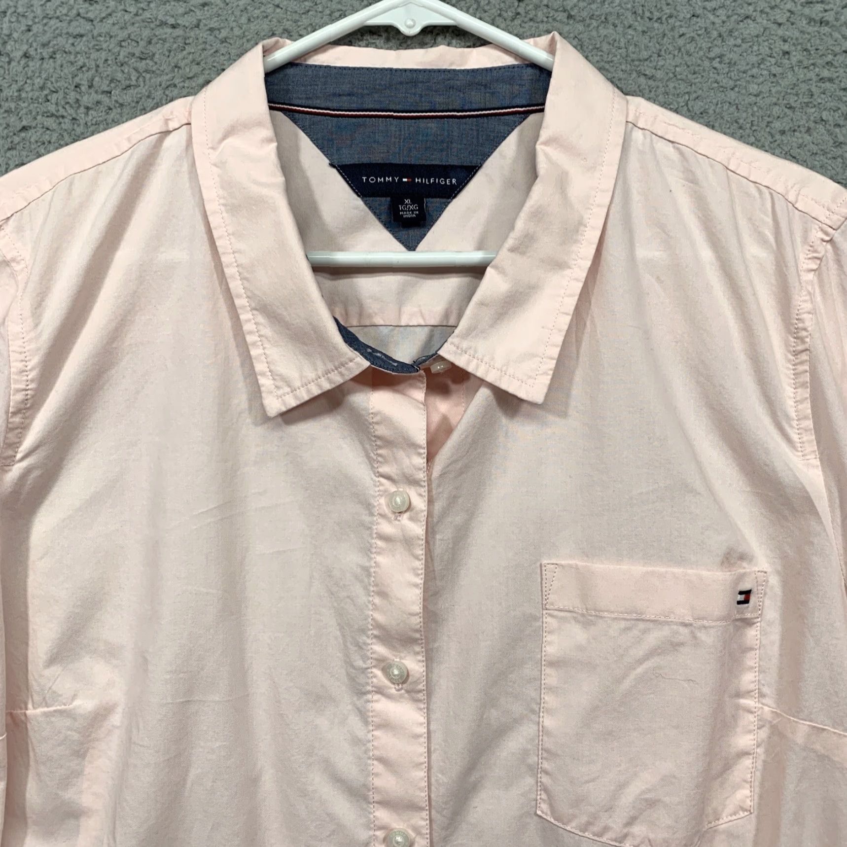 Tommy Hilfiger Tommy Hilfiger Shirt Men’s XL Button 1 Pocket Logo Light Pink Roll Cuff Strap Shirt Mens XL Pink Logo Light Pink Button-Up Size US XL / EU 56 / 4 - 2 Thumbnail