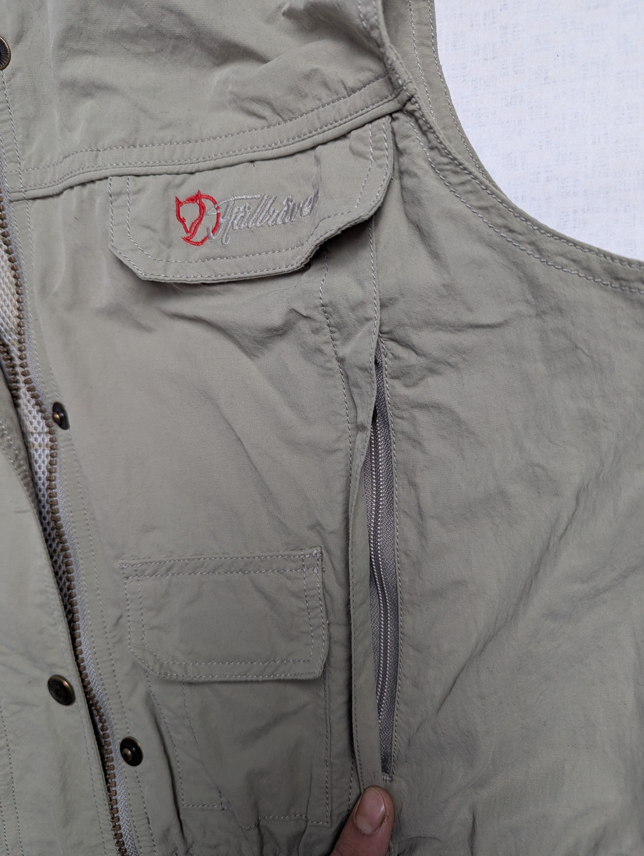 Fjallraven × Vintage Vintage Fjallraven outdoor vest Size US M / EU 48-50 / 2 - 4 Thumbnail