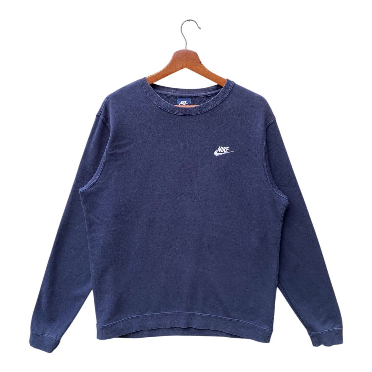 Nike Vintage Nike Sweatshirt Embroidery Logo Crewneck Size XL Size US XL / EU 56 / 4 - 1 Thumbnail