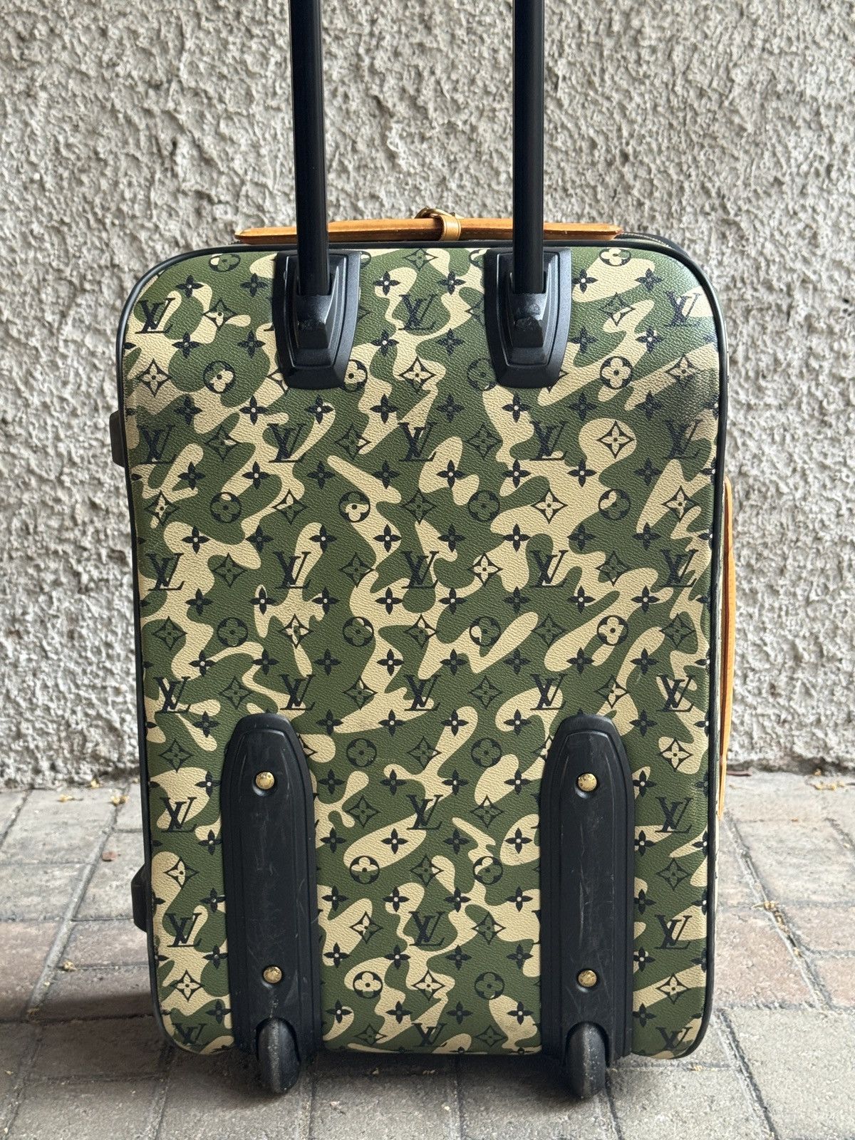 Louis Vuitton × Takashi Murakami LV x Takashi Murakami Pegase 60 Monogramouflage suitcase Size ONE SIZE - 15 Thumbnail