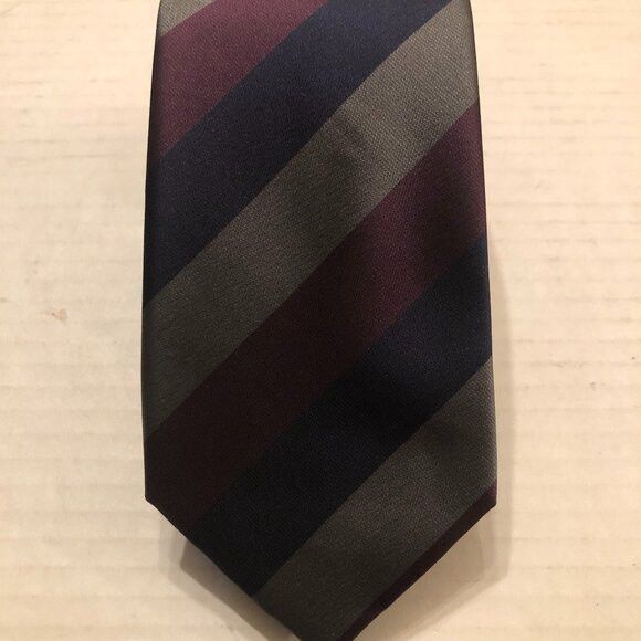 Banana Republic banana Republic men's new 100%polyester tie 3" X 58" Size ONE SIZE - 1 Thumbnail