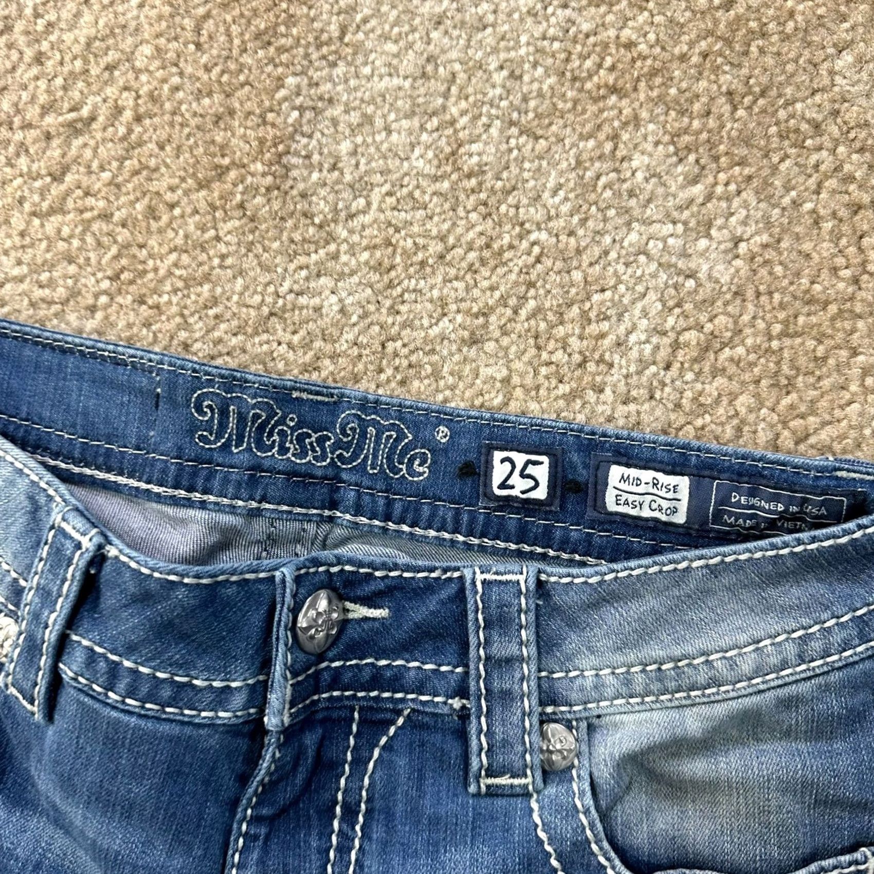 Miss Me Miss Me Jeans Cropped Denim Mid Rise 25 Blue Stretch 5-Pocket Womens Jeans Regular Rise Mid 8.5-10.5in Inseam 27in Dark Denim 25W Blue Size 42" / US 20 - 3 Thumbnail
