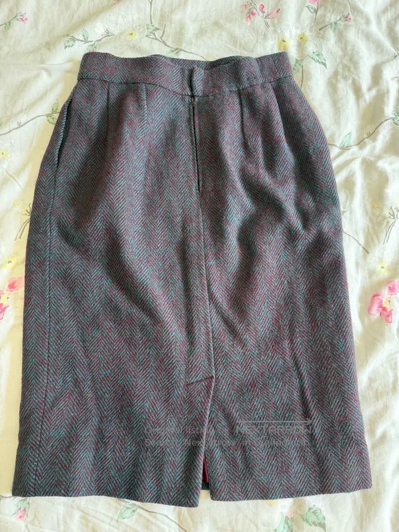 Hermes Hermes Wool half-skirt, purple-red herringbone fabric, inn Size 28" / US 6 / IT 42 - 2 Thumbnail