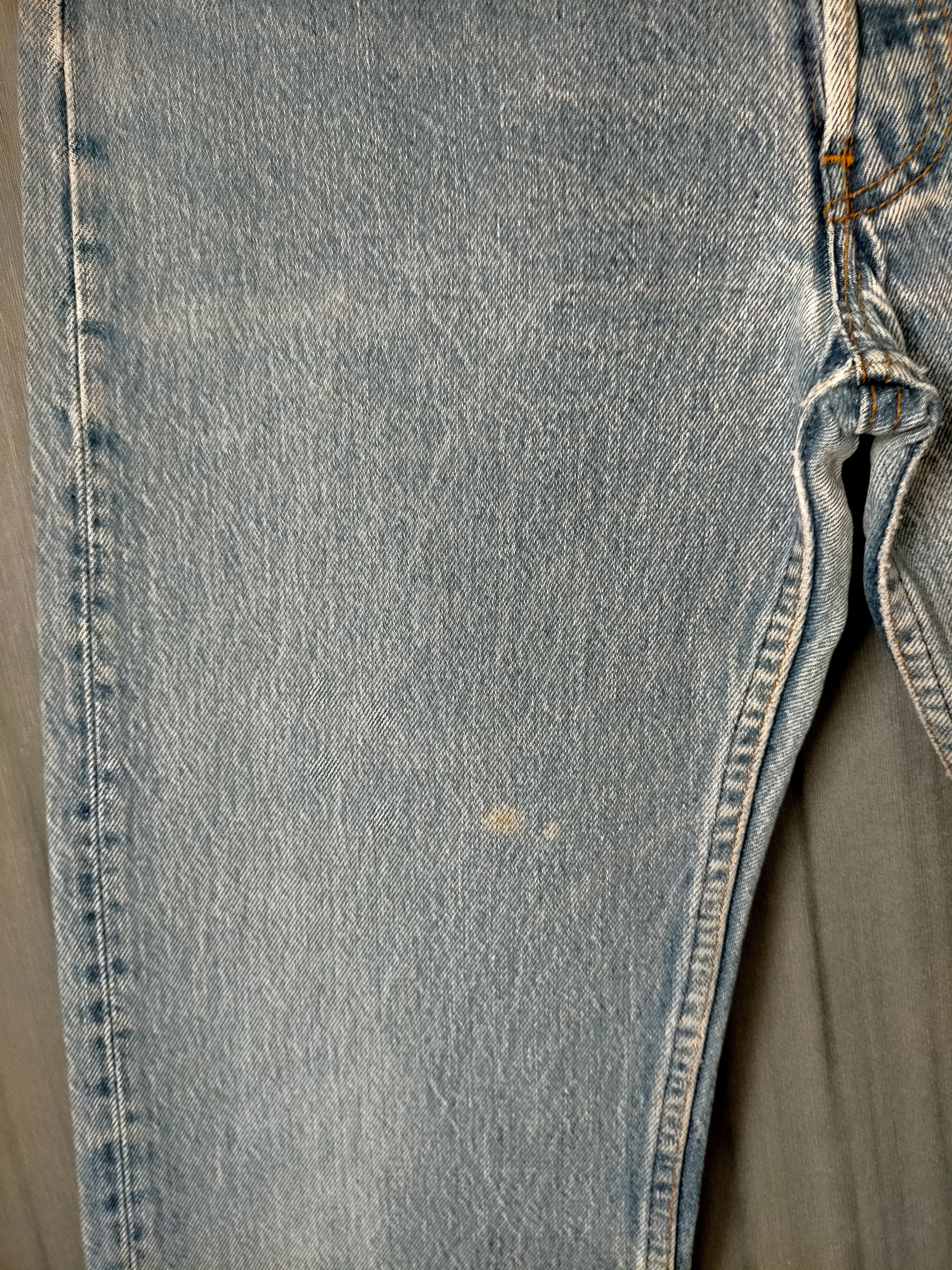 Levi's Vintage Clothing Vintage Levis 501 Usa Button Fly 520 Blue Jeans Size US 31 - 9 Thumbnail
