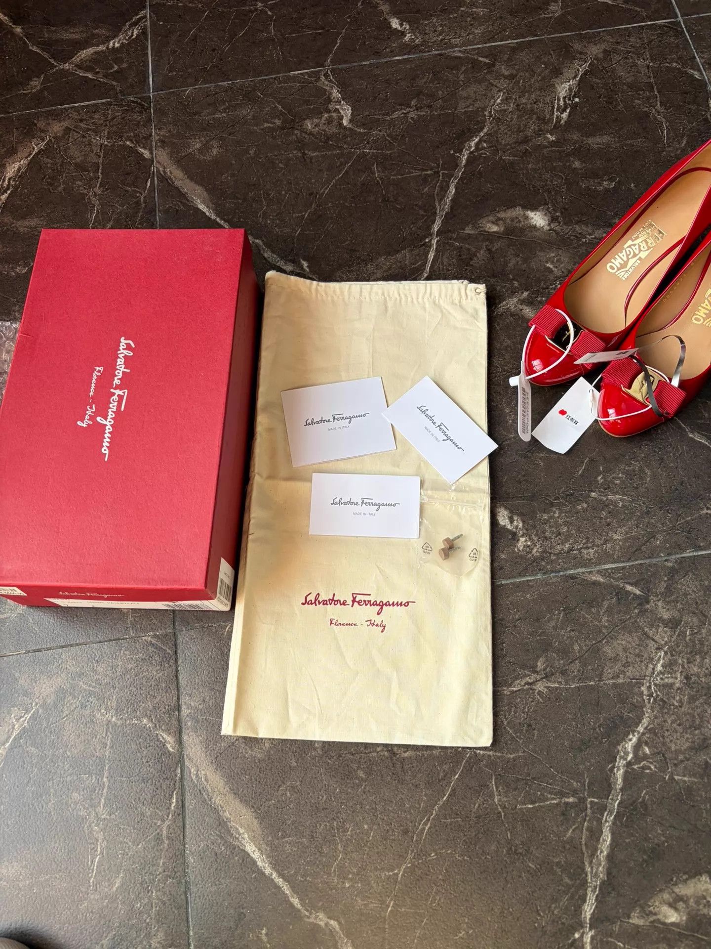 Salvatore Ferragamo FERRAGAMO Vara Patent Leather Bow Heels 7cm Red 37.5 Size US 7 / IT 37 - 7 Thumbnail