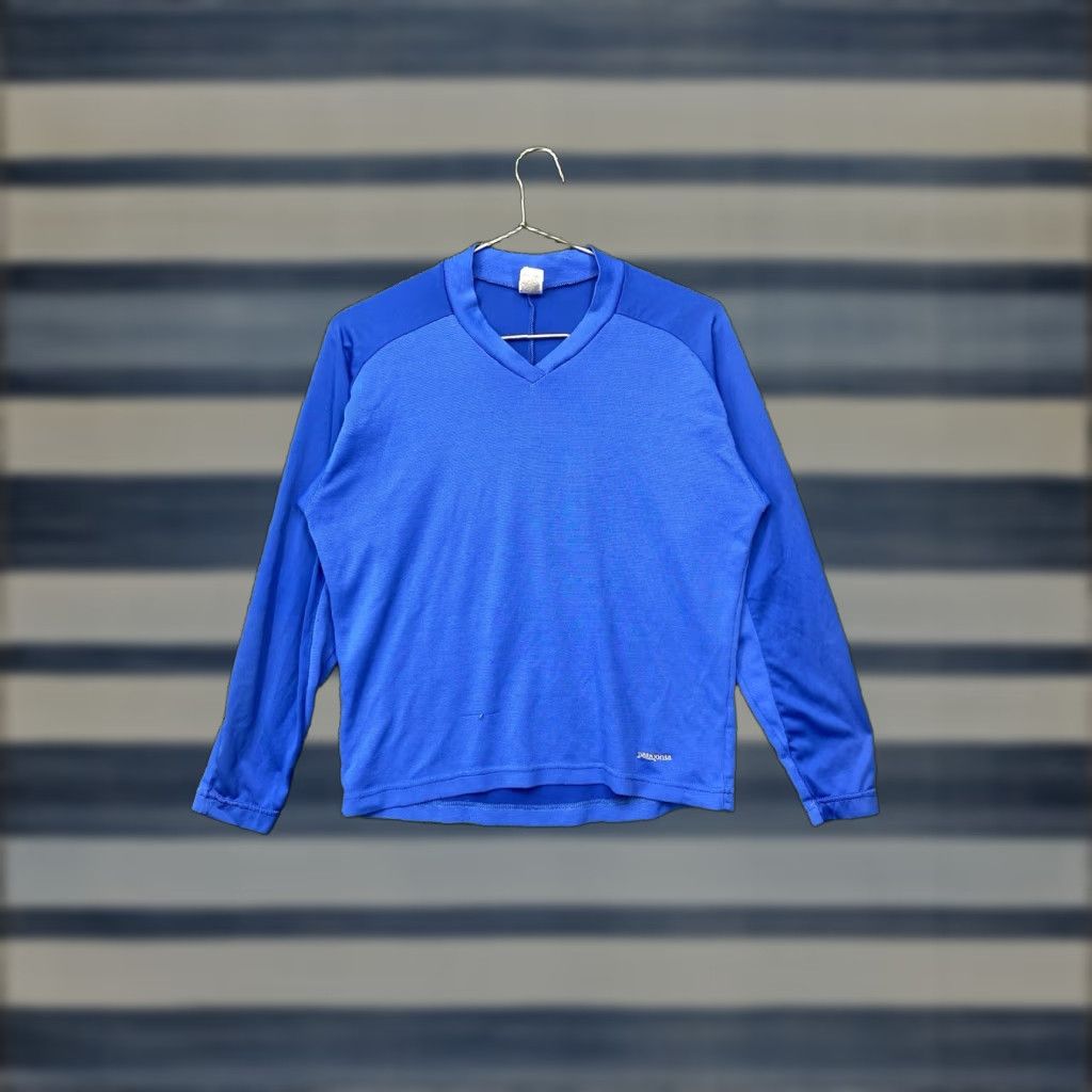 Patagonia VINTAGE Patagonia Long Sleeve Shirt Mens M Blue Outdoor Capilene Logo Embroidered 90s Hiking Weather Warm Winter Spring Summer Fall Size US M / EU 48-50 / 2 - 1 Thumbnail