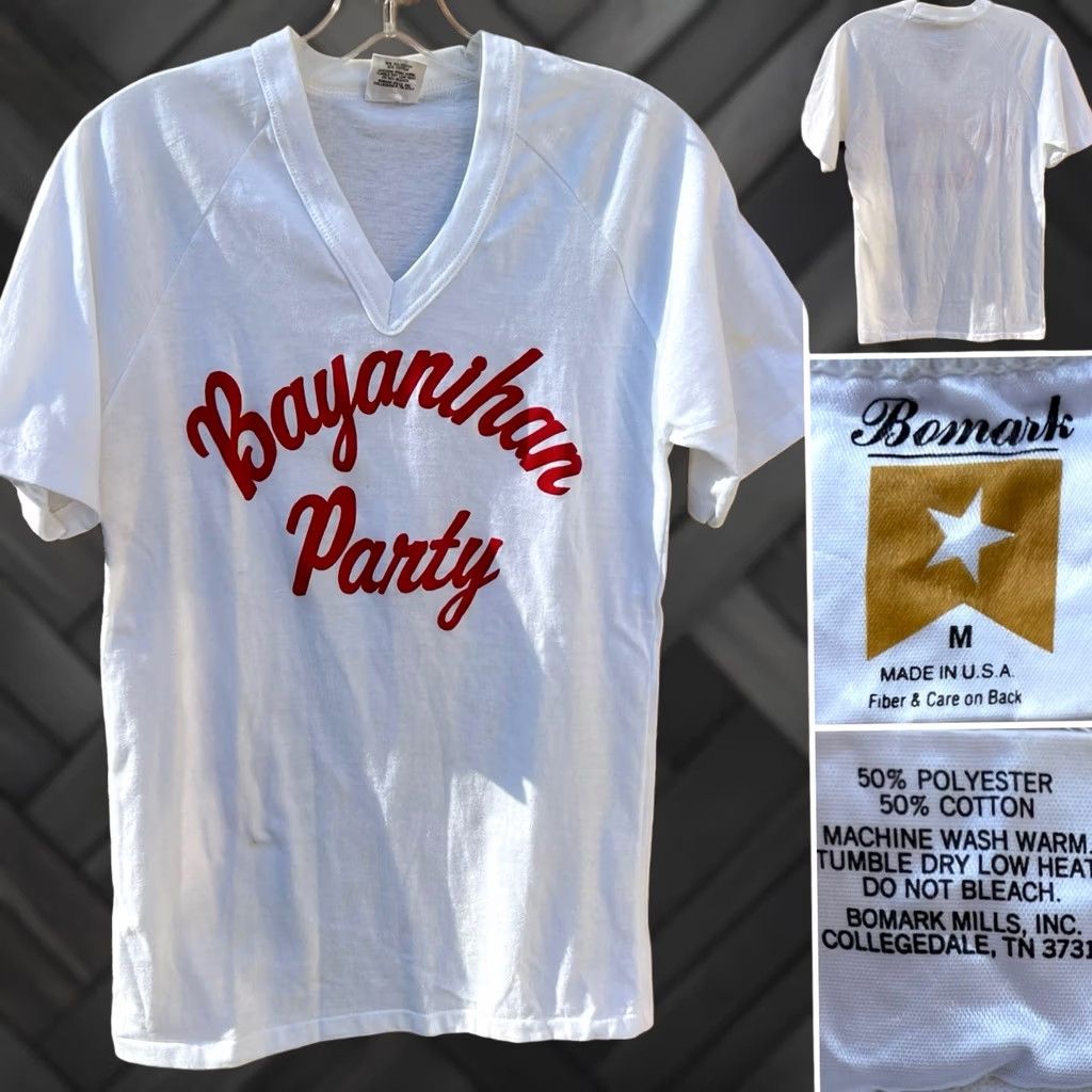 Vintage VINTAGE Bomark USA T-Shirt Men M White V Neck Red Script Graphic 50/50 Short Sleeve Shirt 1990s USA Theme Classic Fit Size US M / EU 48-50 / 2 - 1 Thumbnail