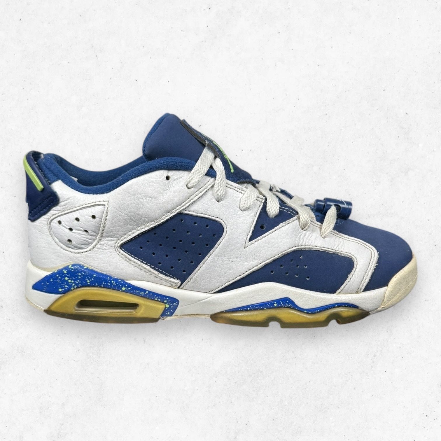 Jordan Brand Air Jordan 6 Retro Low BG 7Y White Insignia Blue Size US 7 / EU 40 - 1 Thumbnail