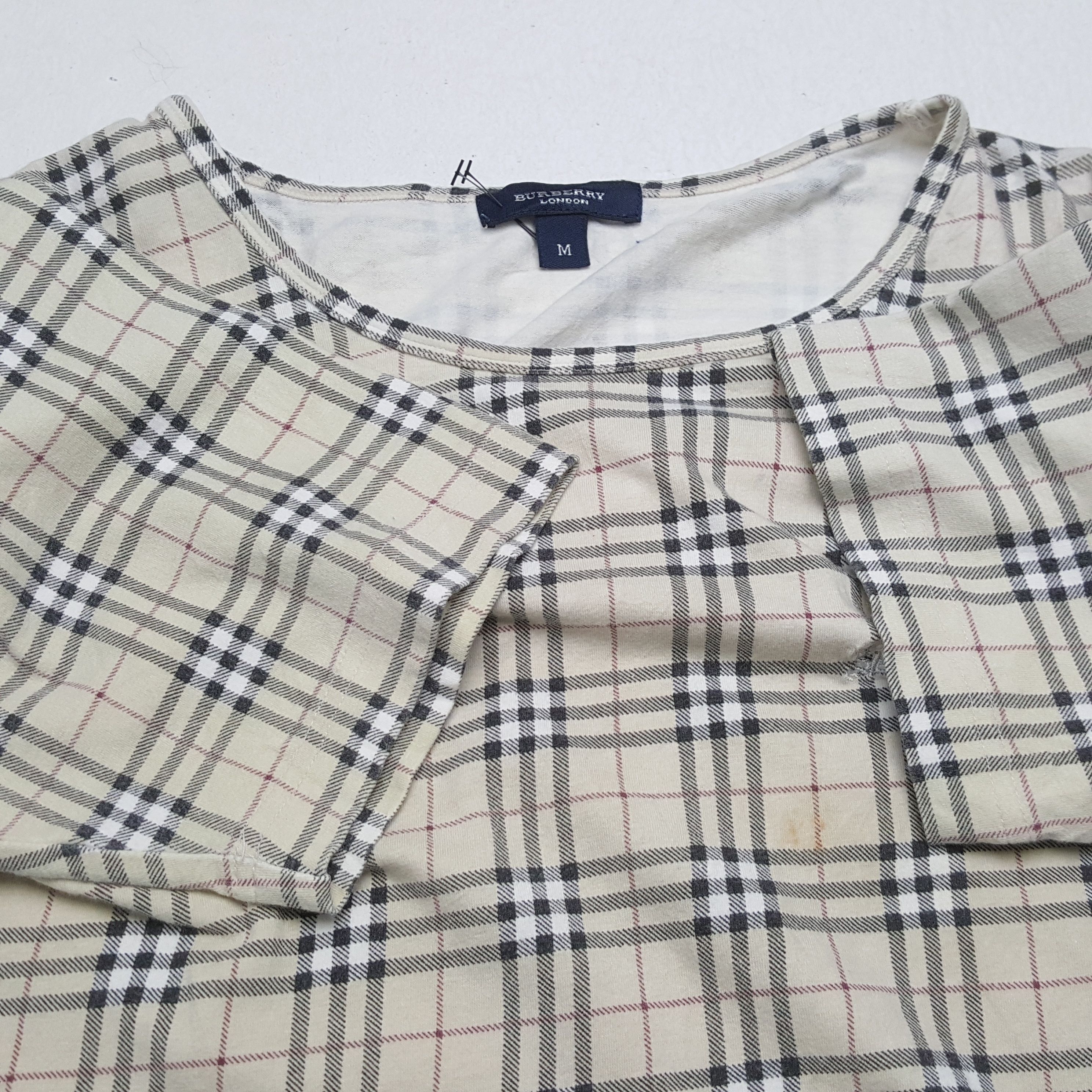 Burberry × Vintage Vintage BURBERRY LONDON Brand Nova Check Design T-Shirt Size S / US 4 / IT 40 - 6 Thumbnail
