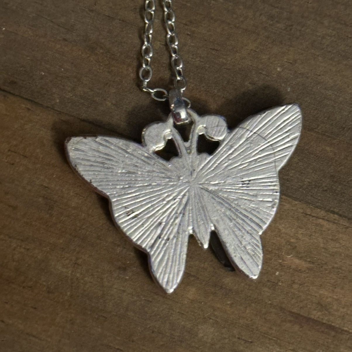 Other Silver tone abalone butterfly pendant necklace Size ONE SIZE - 4 Thumbnail
