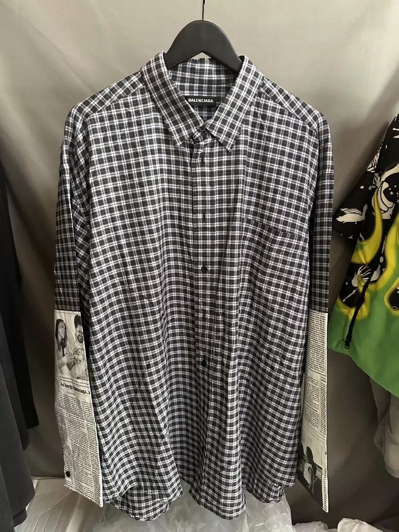 Balenciaga Balenciaga Newspaper Plaid Button-Up Shirt-yf Size US XS / EU 42 / 0 - 1 Thumbnail