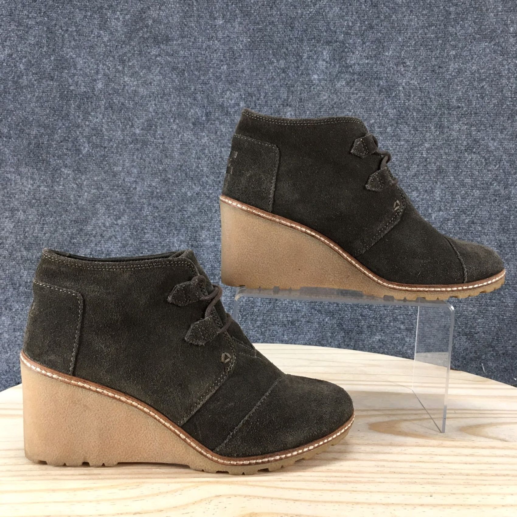 Toms TOMS Boots Desert Wedge Ankle Bootie Womens 9 Olive Green Suede Leather Casual Shoes Flat Heel Mid 2-3/4 in Green Womens Shoes Size US 9 / IT 39 - 2 Thumbnail