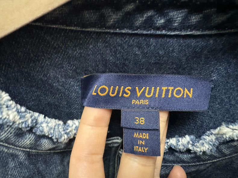 Louis Vuitton Louis Vuitton Blue patchwork denim jacket 2503-Nextarrow Size XS / US 0-2 / IT 36-38 - 3 Thumbnail