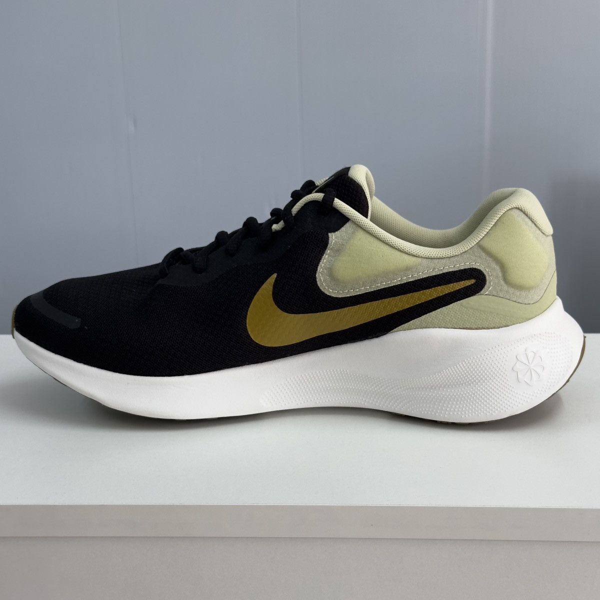 Nike Original Nike Revolution 7 FB2207-006 | US 10 / EU 44 Size US 10 / EU 43 - 6 Thumbnail