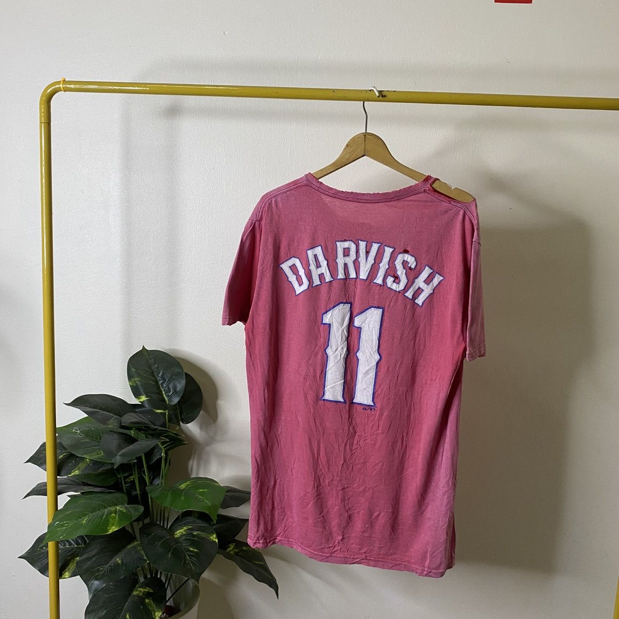 Vintage Y2K Majestic Texas Rangers MLB Darvish Nameset Thrashed Tee Size US L / EU 52-54 / 3 - 1 Thumbnail