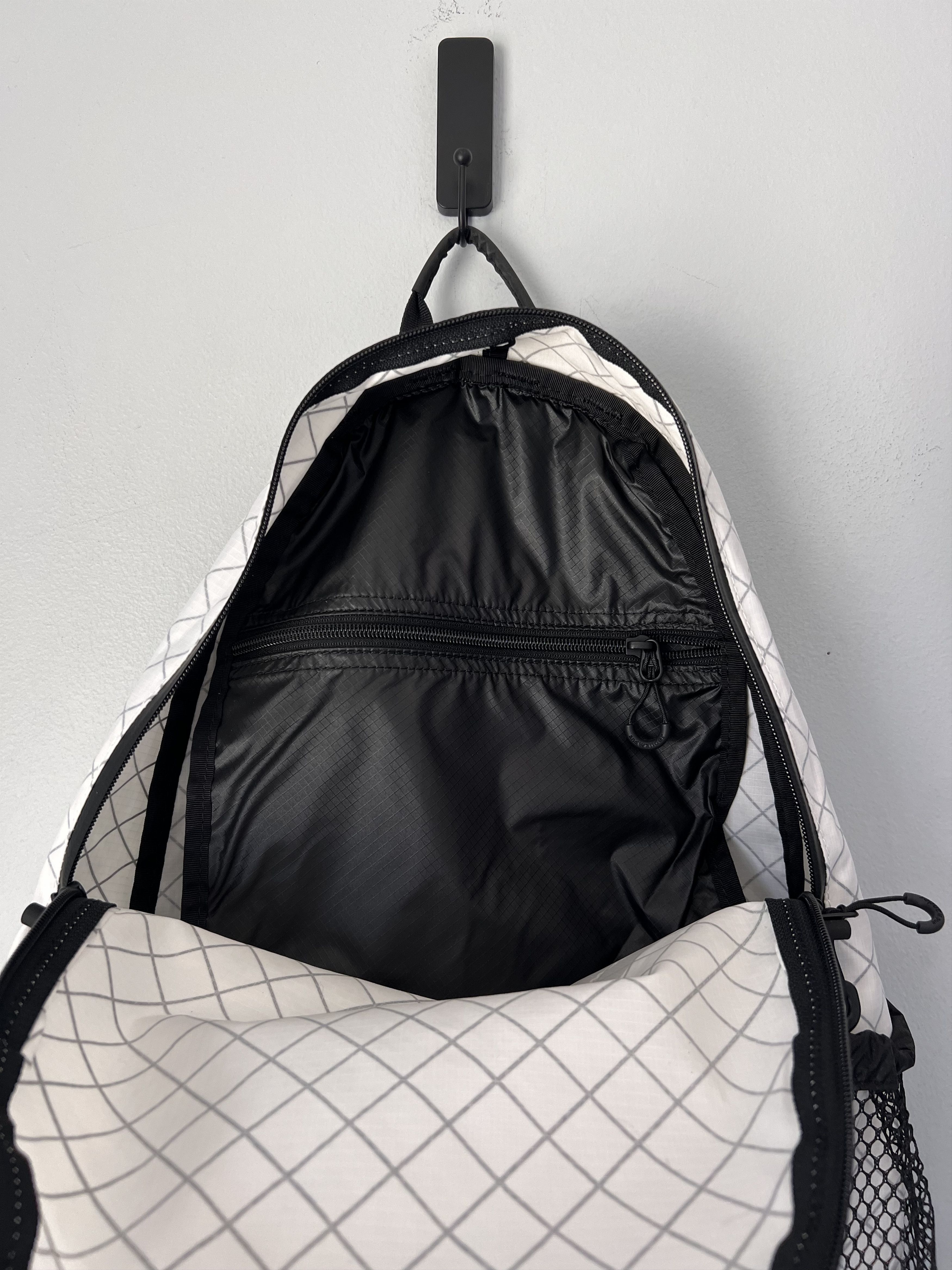 And Wander and Wander Ecopak 20L Daypack Backpack in White Size ONE SIZE - 7 Thumbnail