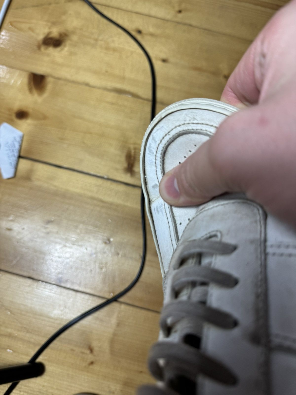 Common Projects Common Projects Bball Distressed Low Leather Sneakers Size US 7 / EU 40 - 18 Thumbnail