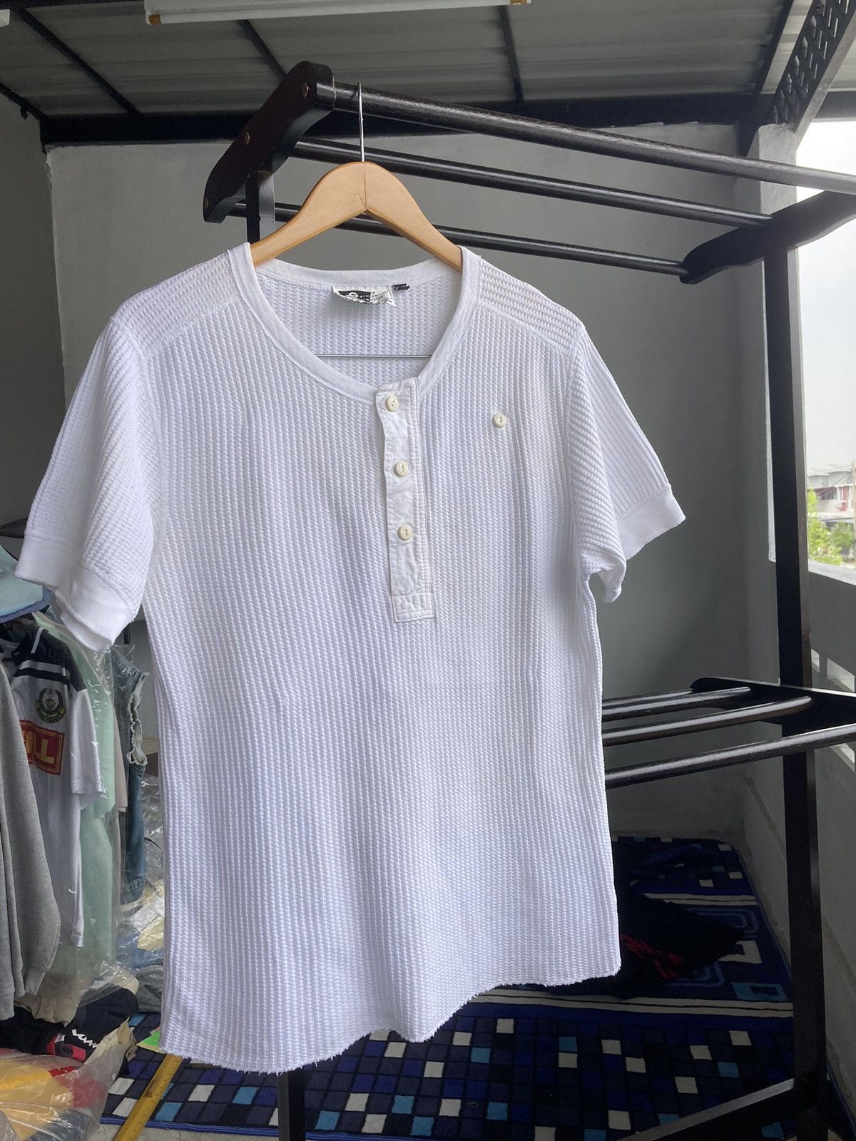 Engineered Garments Engineered Garments Buttons White Tee Size US S / EU 44-46 / 1 - 1 Thumbnail