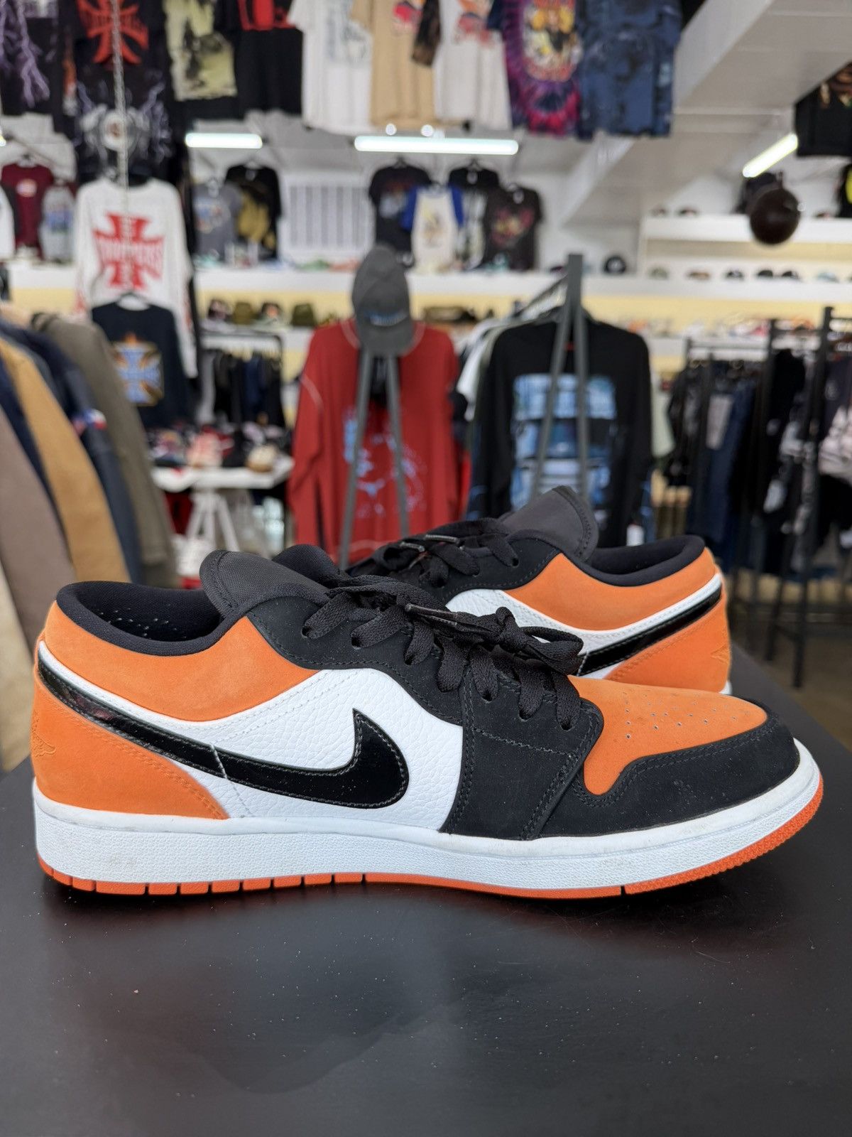 Jordan Brand Air Jordan 1 Low Shattered Backboard Size 10 (2021) Size US 10 / EU 43 - 3 Thumbnail