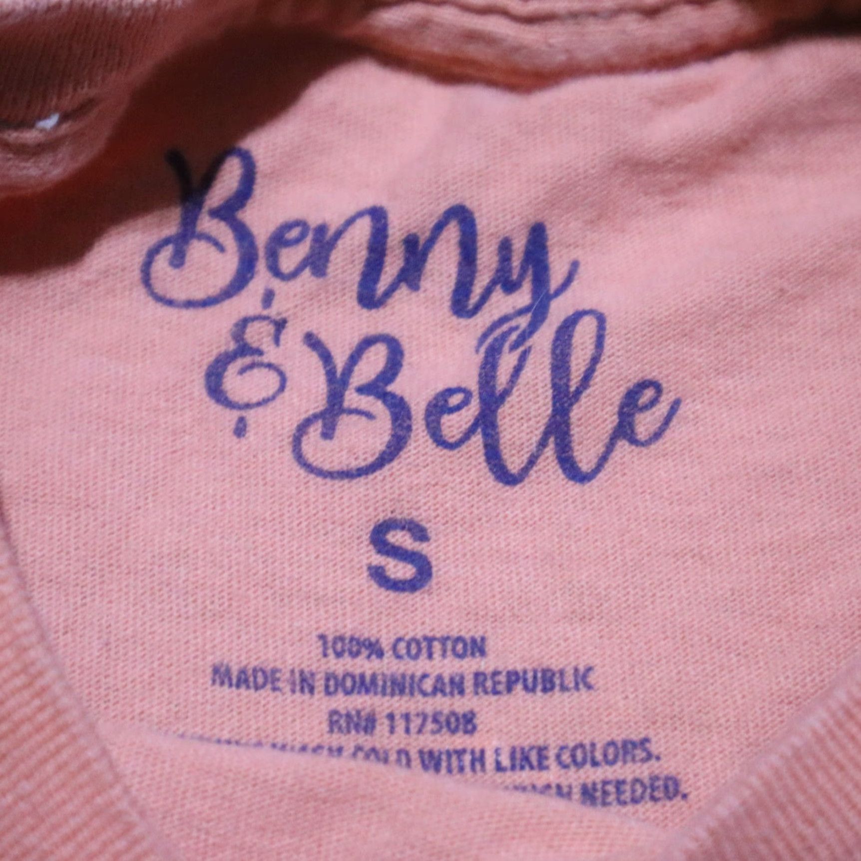 Vintage VINTAGE Benny & Belle Pink Pineapple Graphic T-Shirt Women’s Small Casual Summer 2020s Size S / US 4 / IT 40 - 3 Thumbnail
