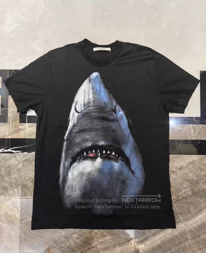 Givenchy Givenchy Classic shark pattern printed short-sleeve T-shir Size US XXS / EU 40 - 2 Thumbnail