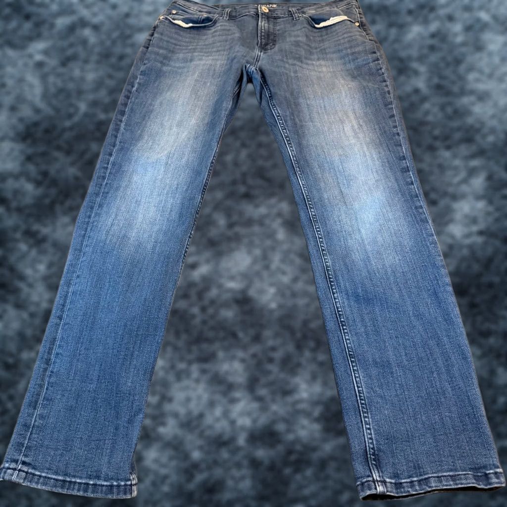 Denime JOS A BANK Slim Fit Jeans Denim Pants Casual Comfort Mens 36x32 Blue Straight Jeans Mens Slim Fit Casual Denim Topwear Size US 36 / EU 52 - 1 Thumbnail
