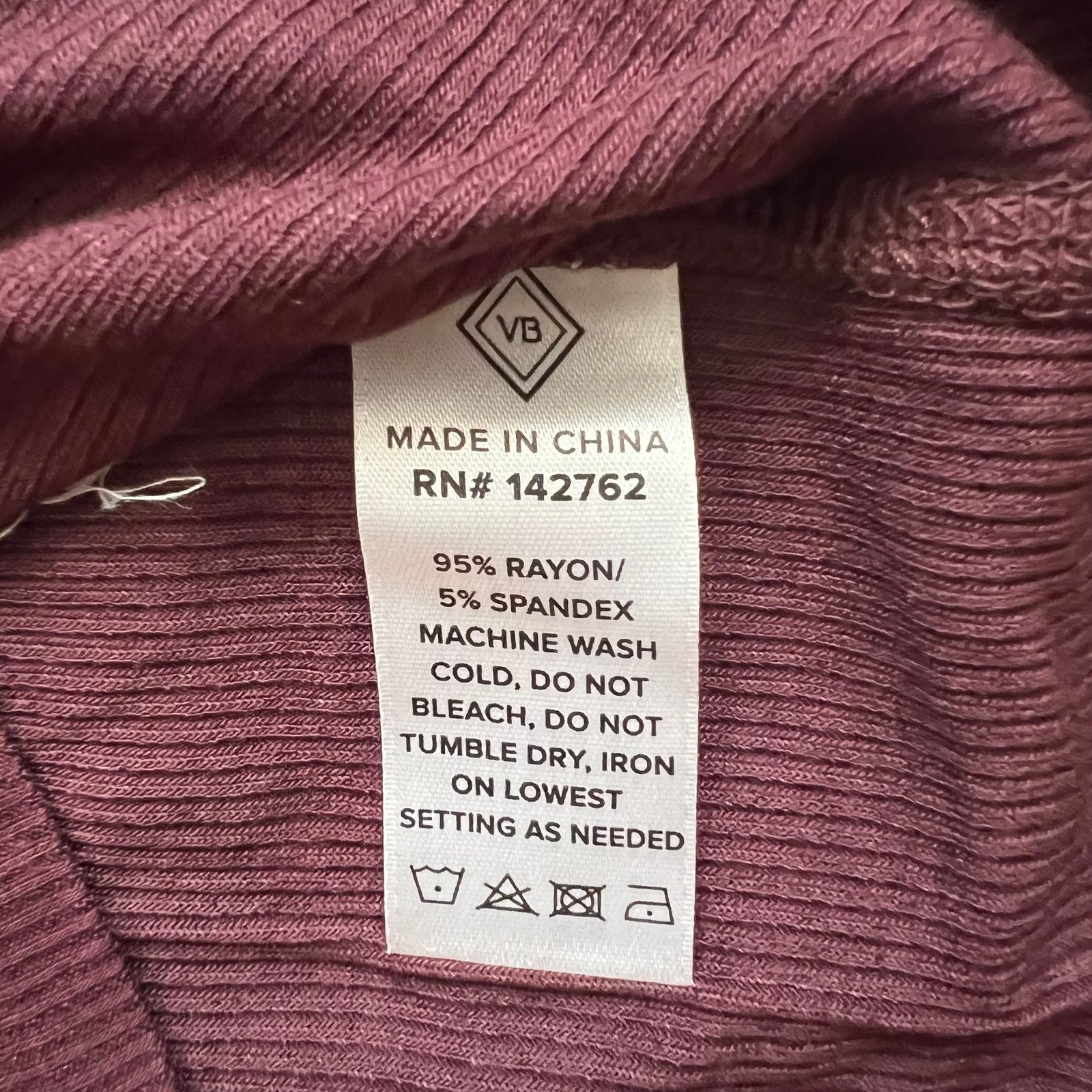 Vera Bradley VERA BRADLEY Burgandy Long Sleeve Top w/ Tag, Small Size S / US 4 / IT 40 - 4 Thumbnail