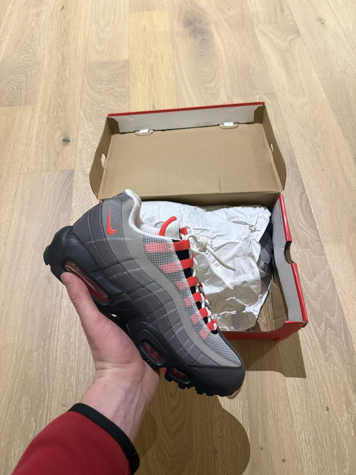Nike Nike Air Max 95 Solar Red Size US 9 / EU 42 - 1 Thumbnail