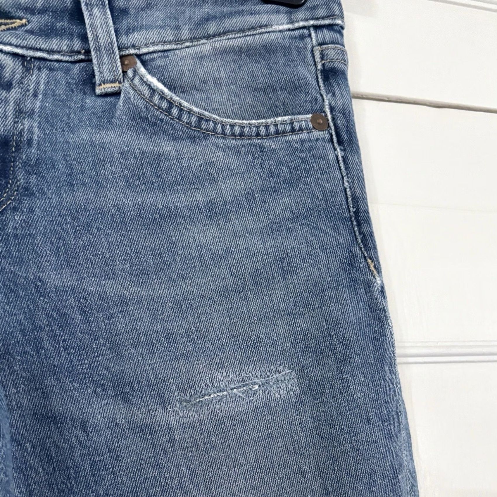 7 For All Mankind 7 For All Mankind Blue Distressed Jeans - W24/L31 Womens Size - Italy Denim - Slim Fit Size 42" / US 20 - 4 Thumbnail