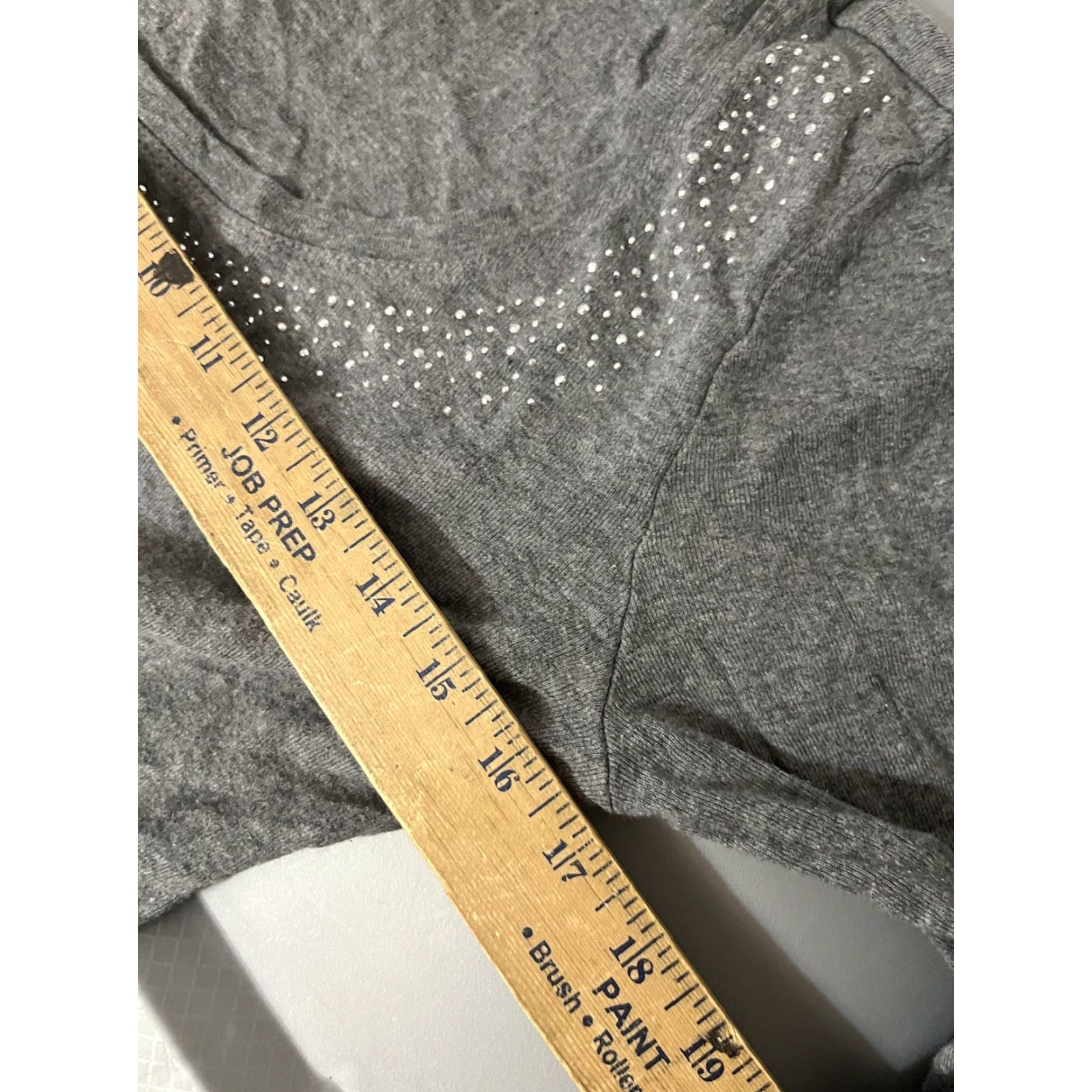 Vintage New York & Company Blouse Shirt Womens Gray Solid Long Sleeve Size M Adult Regular Scoop Neck Casual Comfort Easy Care Fall/Spring/Winter 2/2 Size M / US 6-8 / IT 42-44 - 5 Thumbnail