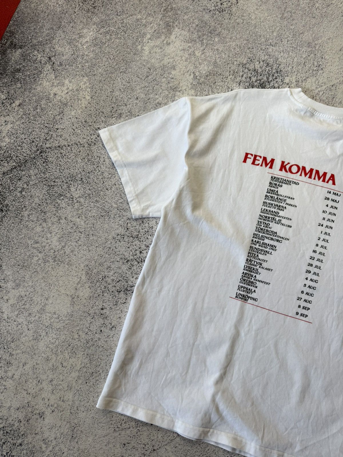 Band Tees Bolaget Records “Fem Komma Tour” 2023 Concert T-Shirt White Size US S / EU 44-46 / 1 - 15 Thumbnail