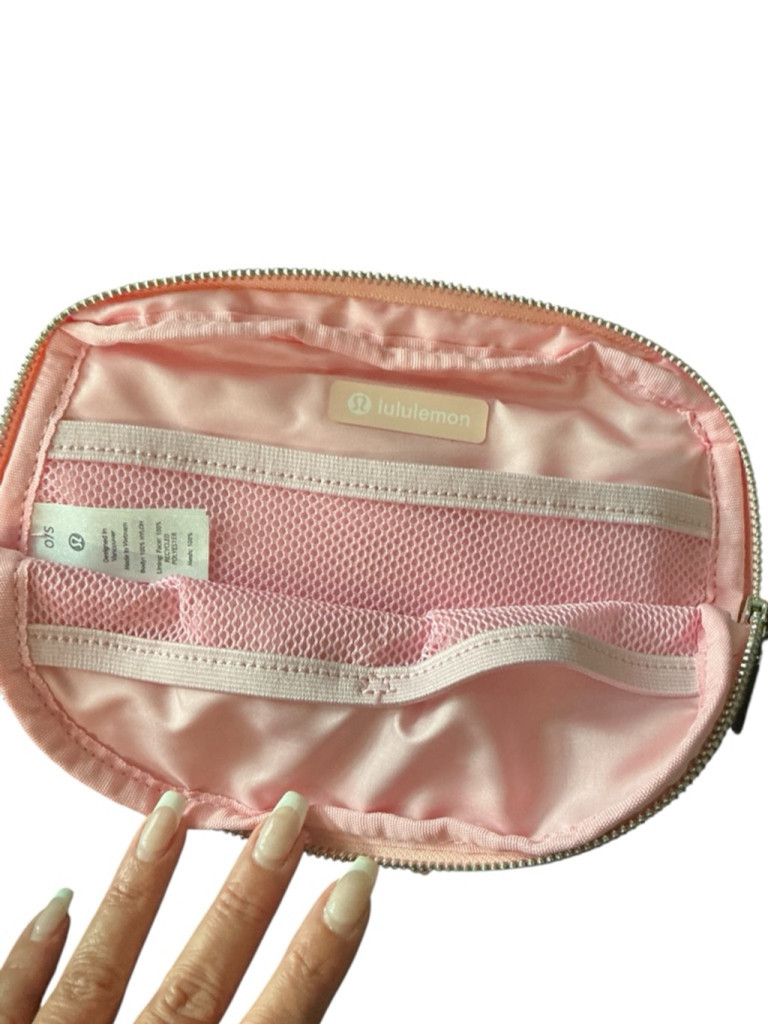 Lululemon NWT Lululemon Everywhere Belt Bag 1L Wordmark Strawberry Size ONE SIZE - 4 Thumbnail