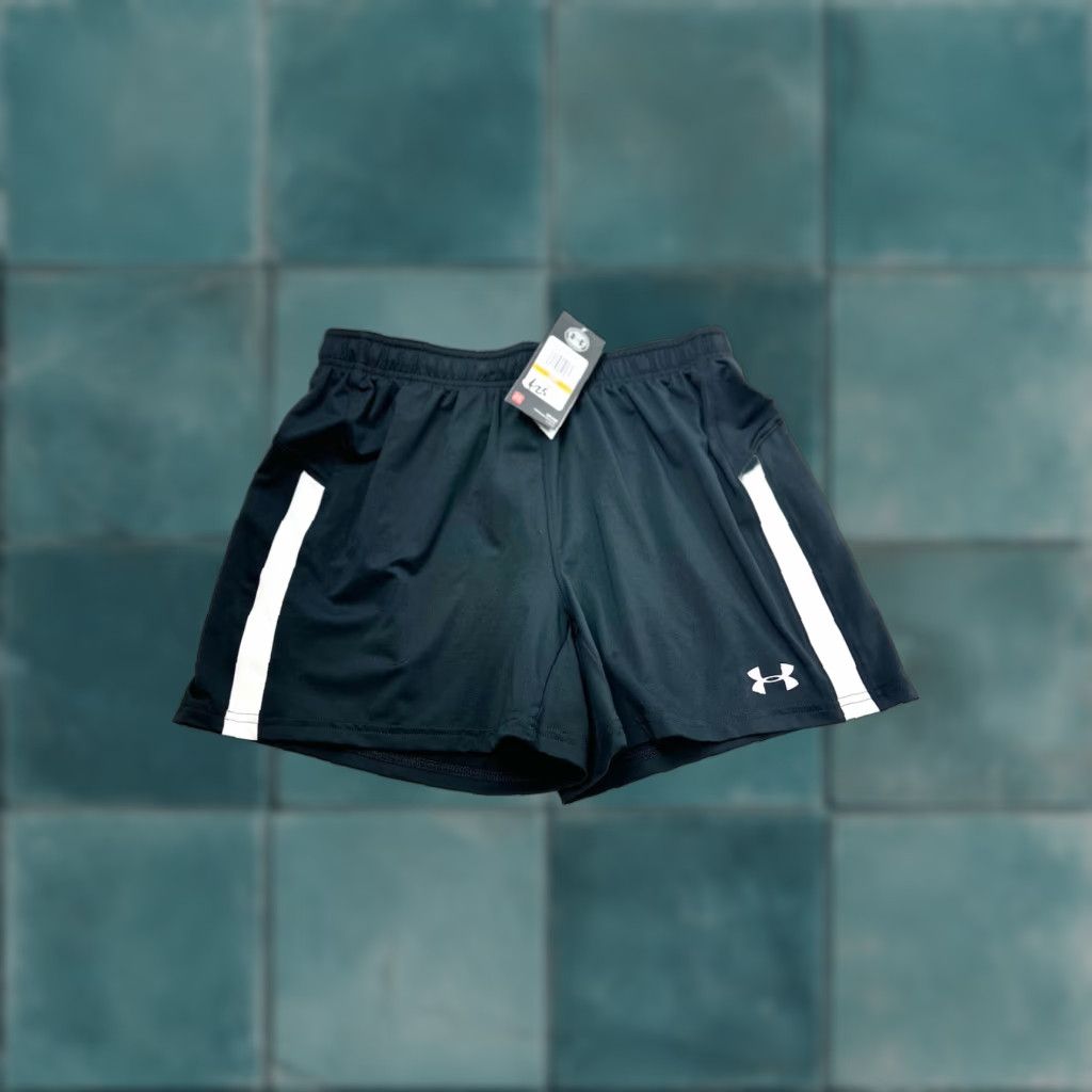 Under Armour VINTAGE Under Armour Shorts Women’s S Black HeatGear UA Short Sample NWT Size 28" / US 6 / IT 42 - 1 Thumbnail