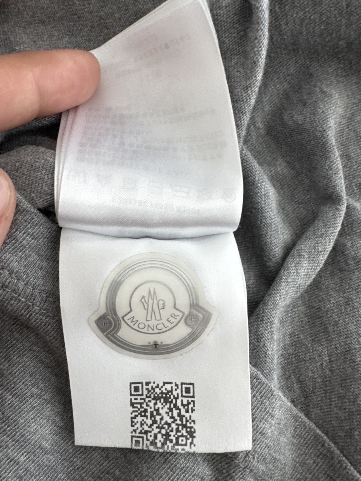 Moncler Moncler large logo tee Size US S / EU 44-46 / 1 - 11 Thumbnail