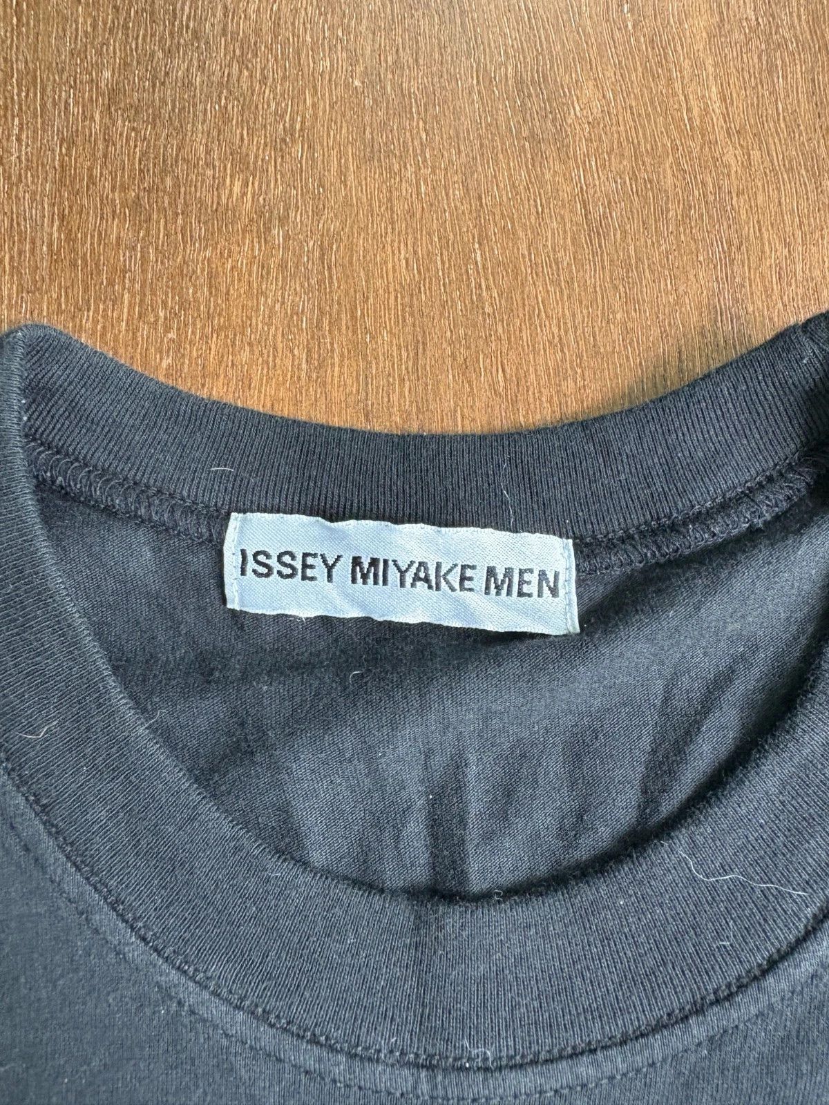 Issey Miyake ISSEY MIYAKE MEN Ecliptic Graphic T-Shirt Size US XXS / EU 40 - 3 Thumbnail