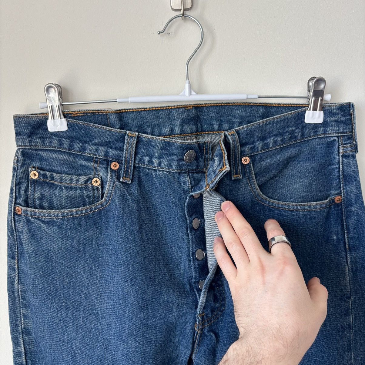 Levi's Vintage 501xx Denim Jeans Size 35 (Fits 32) Made in USA Size US 32 / EU 48 - 3 Thumbnail