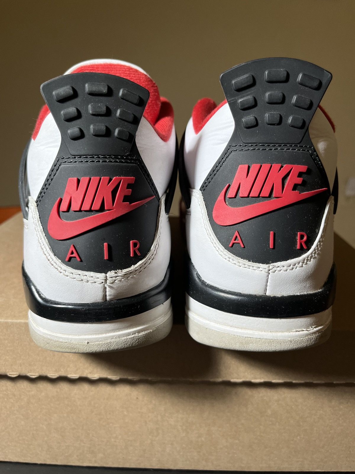Jordan Brand Size 9.5 - Jordan 4 Retro OG Mid Fire Red 📦FAST SHIPPING📦 Size US 9.5 / EU 42-43 - 6 Thumbnail