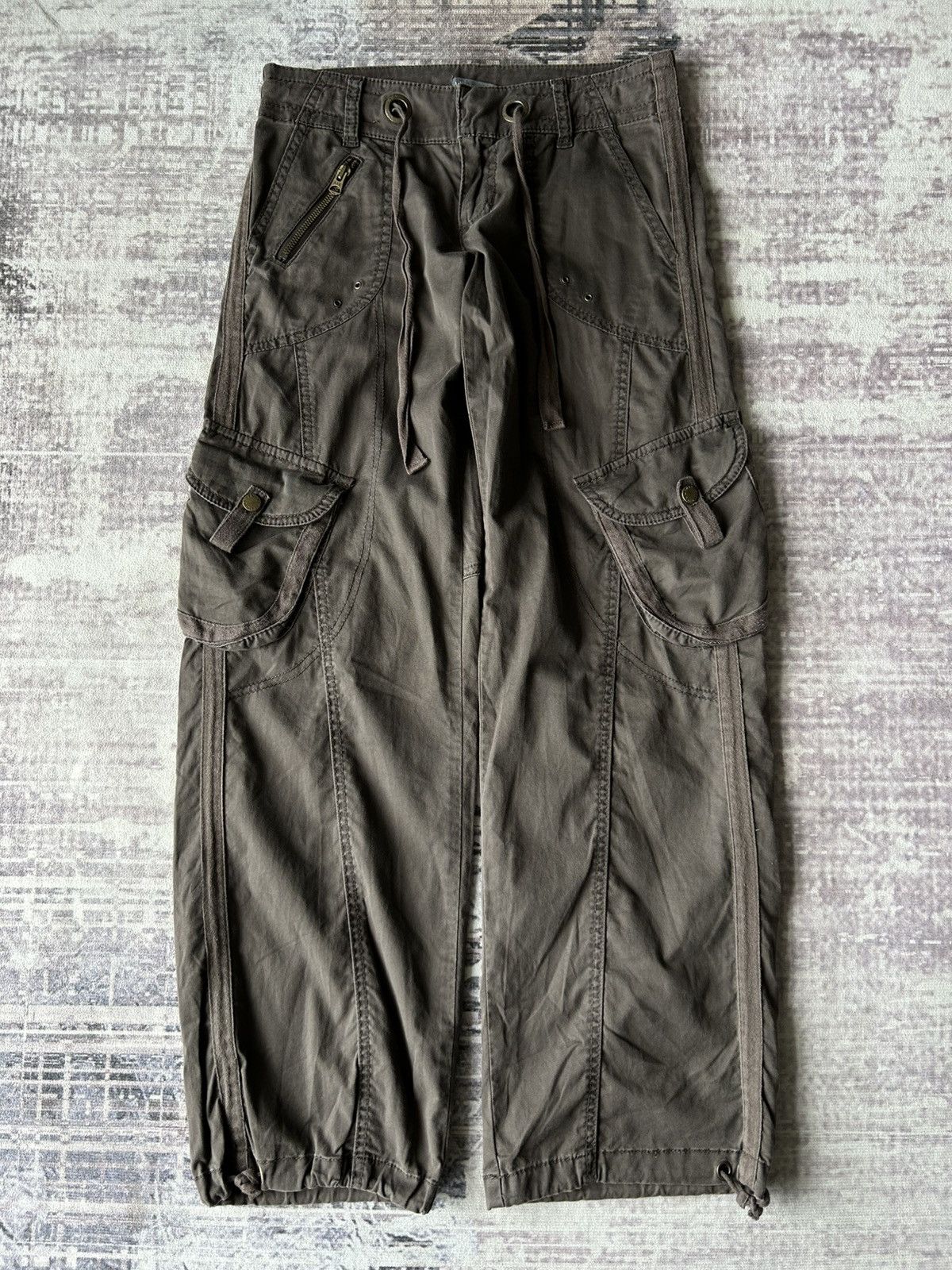 Armani Exchange Armani Exchange Cargo Pants Size 28" / US 6 / IT 42 - 1 Thumbnail