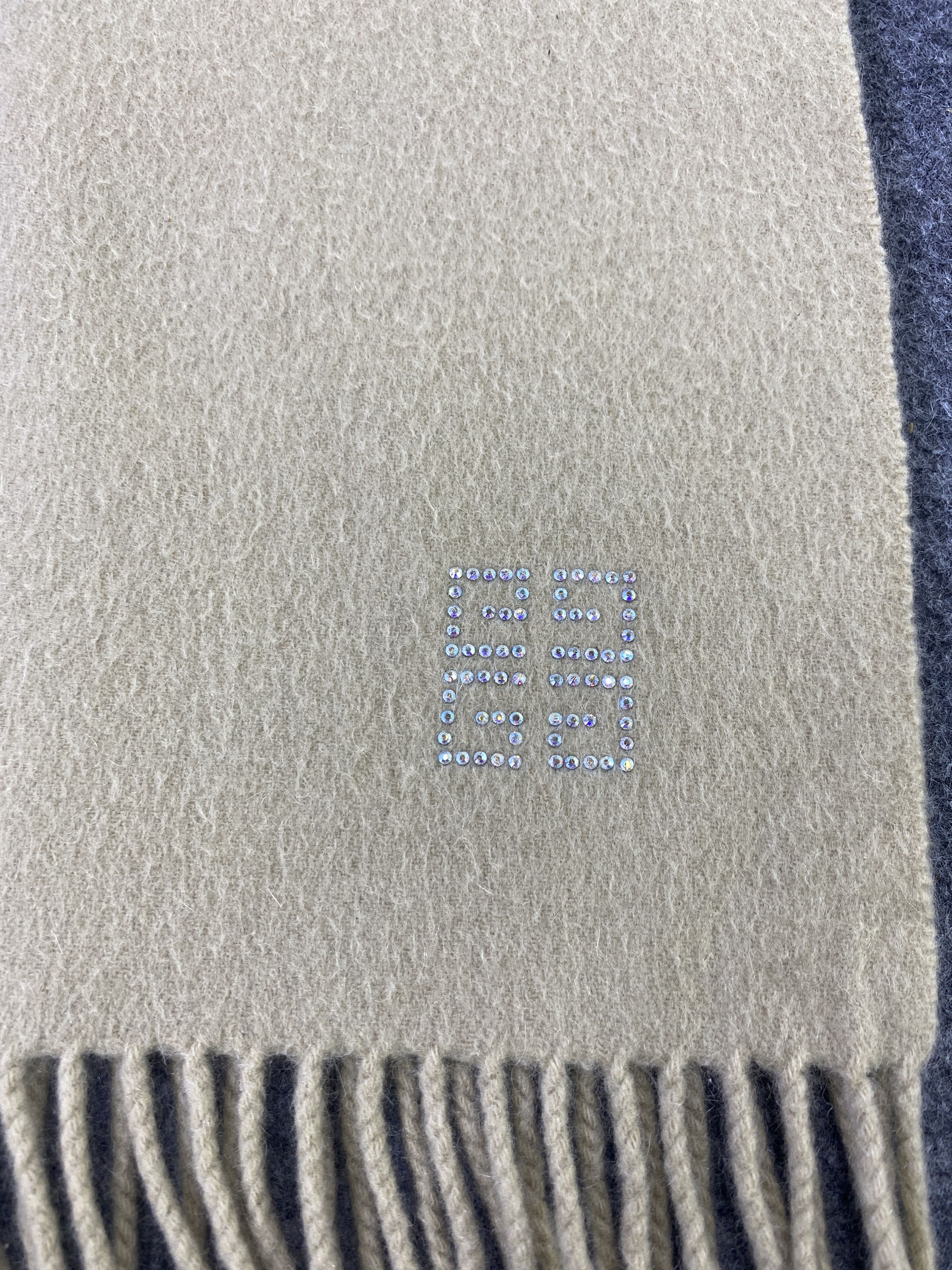 Givenchy Givenchy Scarf / Muffler / Neckwear -T996 Size ONE SIZE - 5 Thumbnail