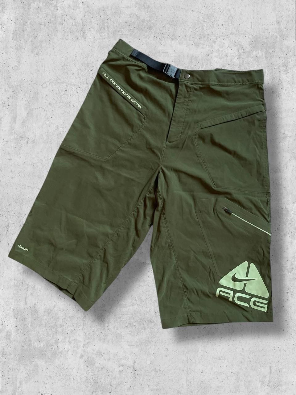 Nike Nike ACG Military Bermuda Long Shorts Big Logo Nylon baggy Size US 34 / EU 50 - 1 Thumbnail