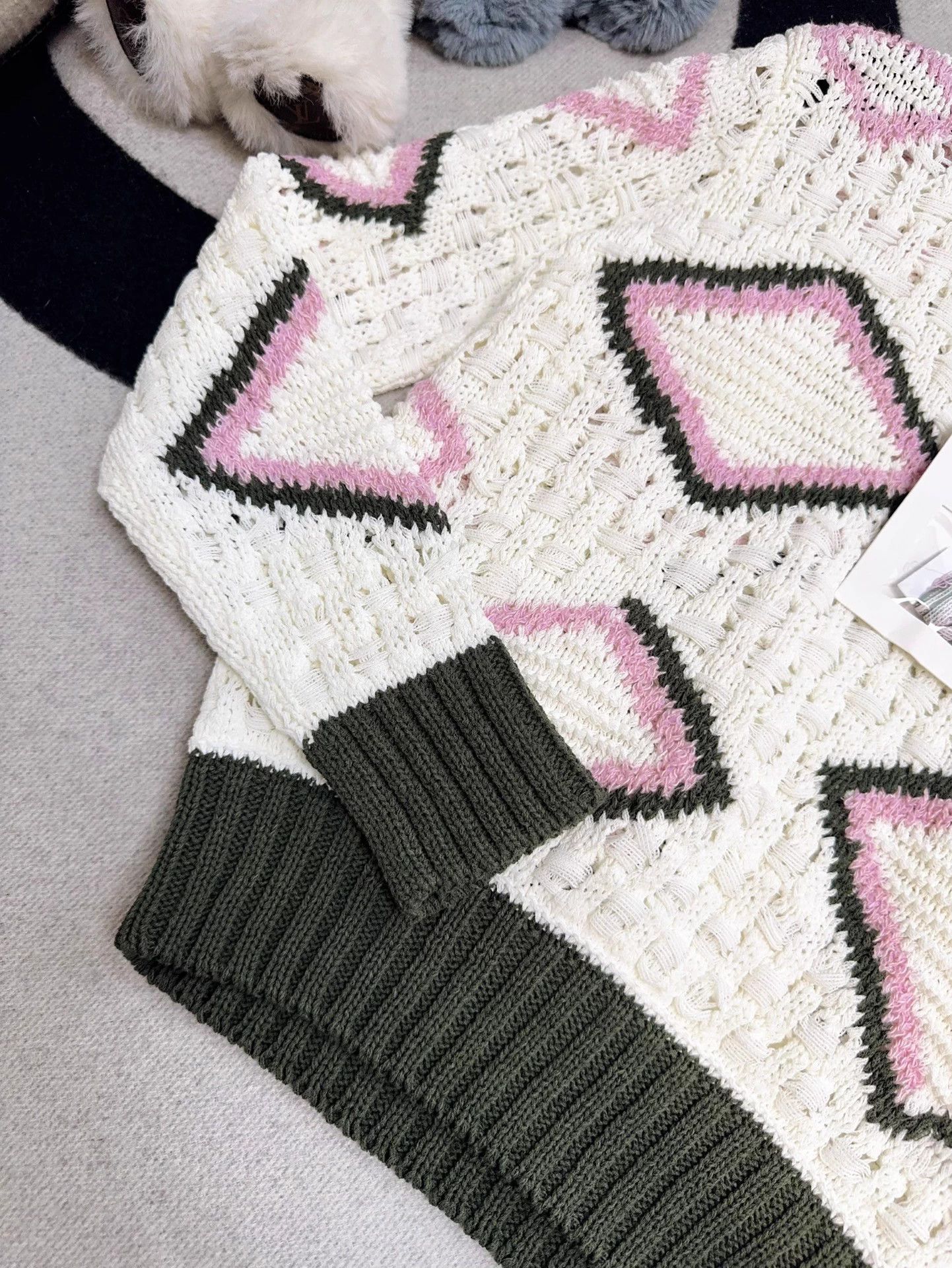 Chanel Chanel 20P Ivory Pink Logo Green Trim Geo Knit Top Size XS / US 0-2 / IT 36-38 - 5 Thumbnail