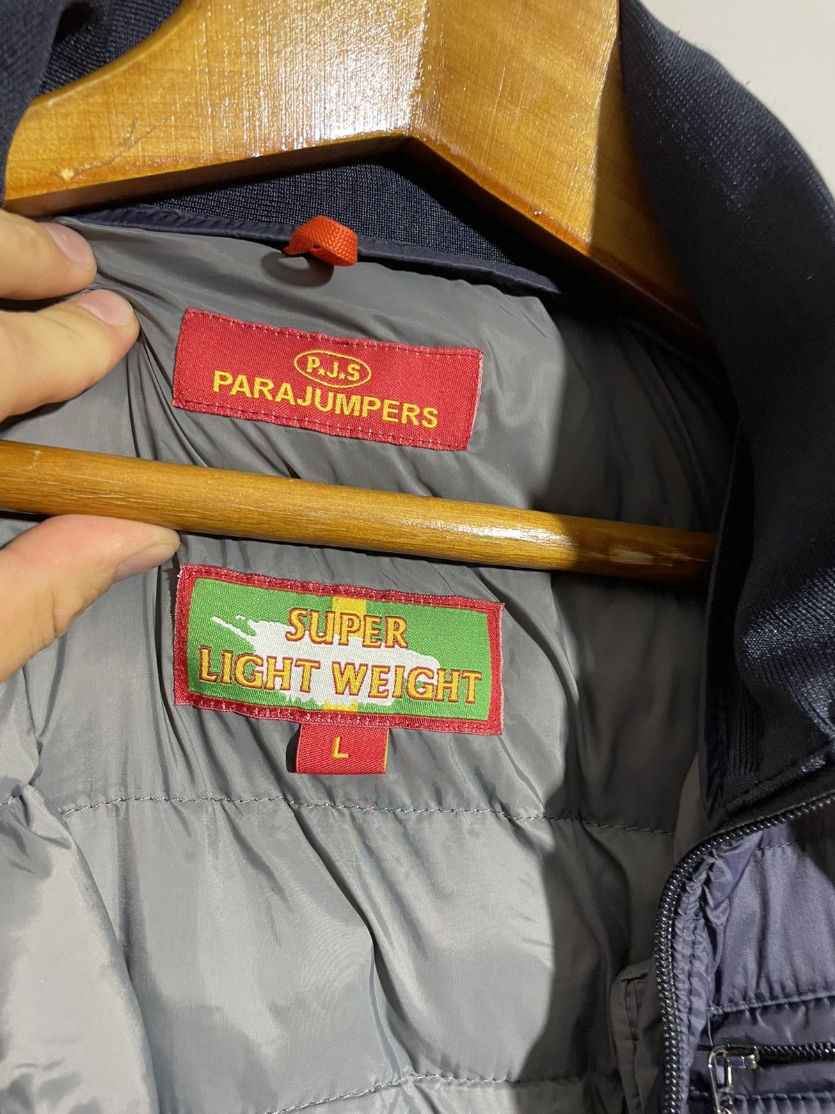 Parajumpers Parajumpers super light weight jacket size L Size US L / EU 52-54 / 3 - 12 Thumbnail